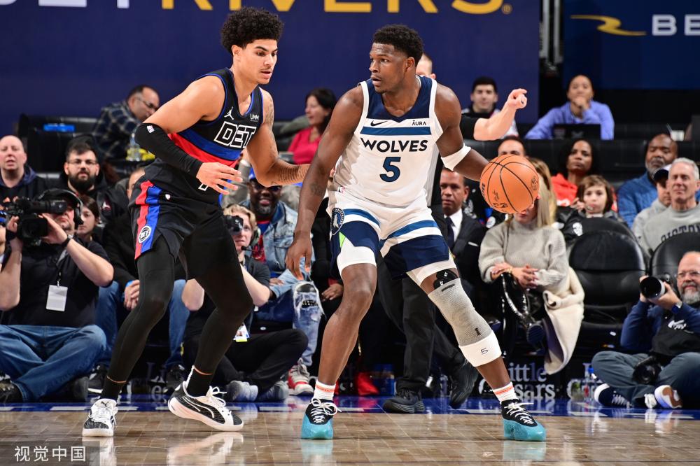 竞争激烈的 竞争激烈的